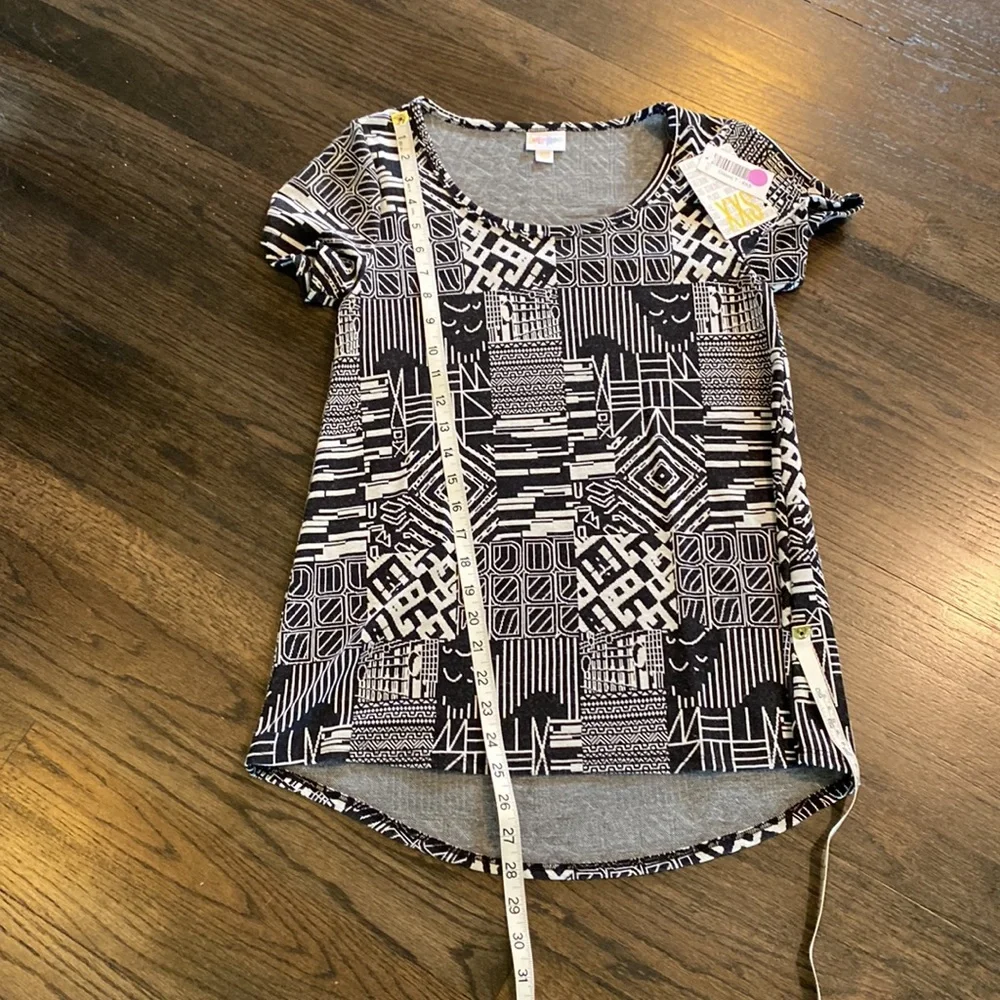 LuLaRoe Classic T Shirt Gray White Geometric XXS NEW NWT